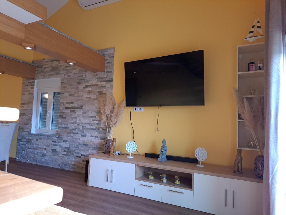 Apartman Vidas Palit Buitenkant foto